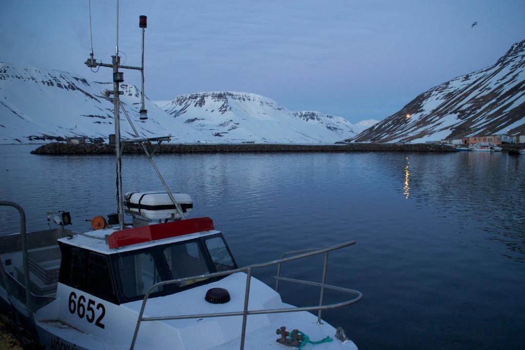 Comfy Guesthouse Westfjords Sudureyri Екстер'єр фото
